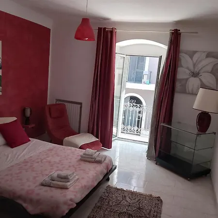 Oasis Downtown Apartment